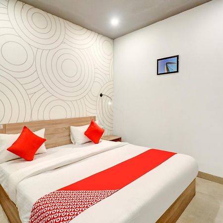 Hotel O Jps Grand Hotel Nowe Delhi Zewnętrze zdjęcie