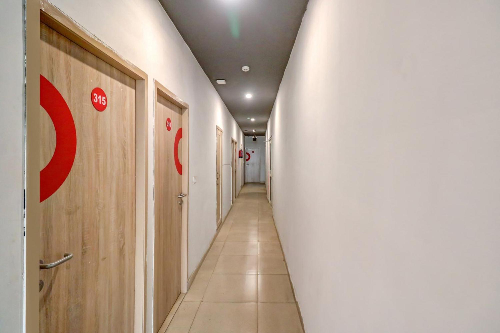 Hotel O Jps Grand Hotel Nowe Delhi Zewnętrze zdjęcie