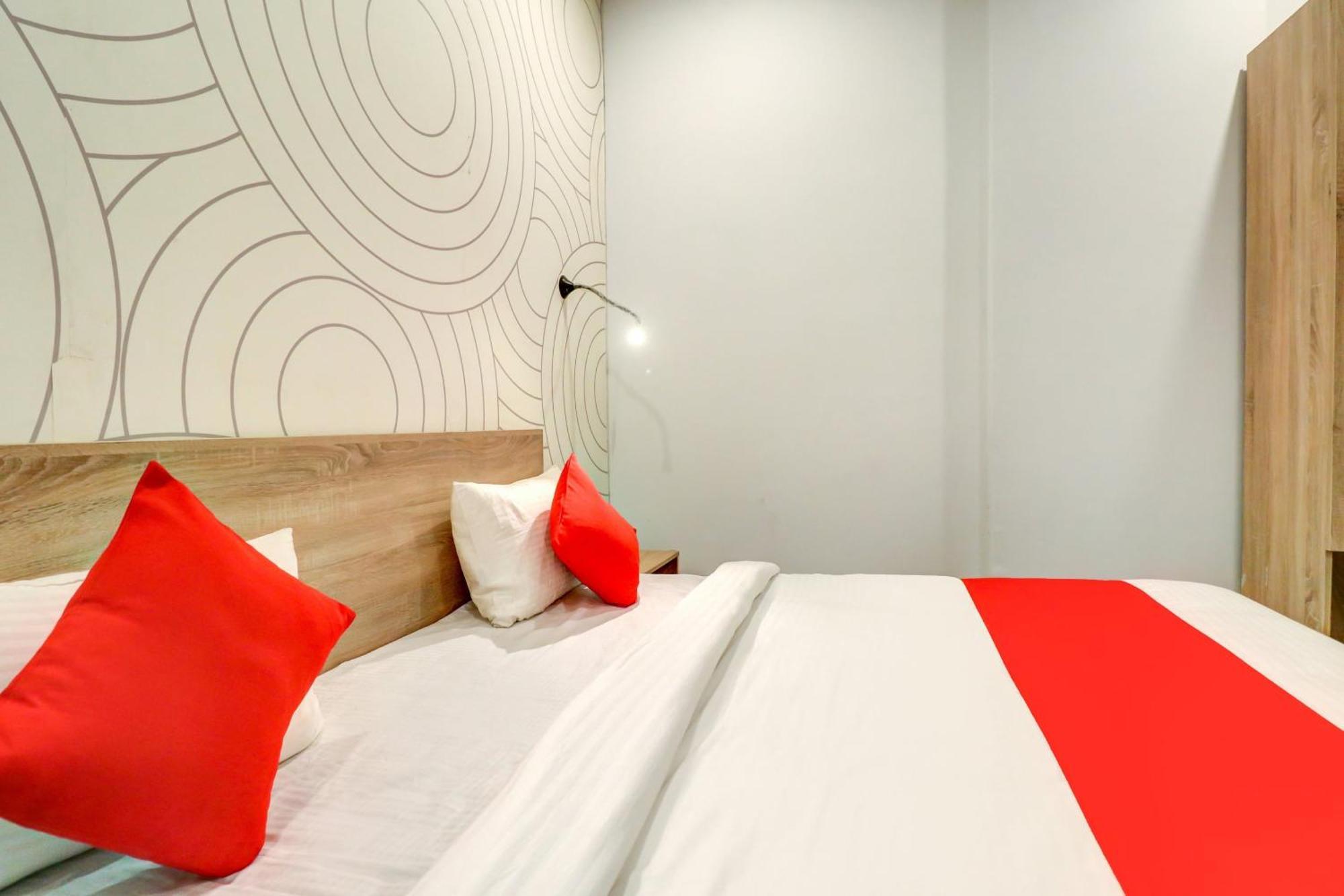Hotel O Jps Grand Hotel Nowe Delhi Zewnętrze zdjęcie