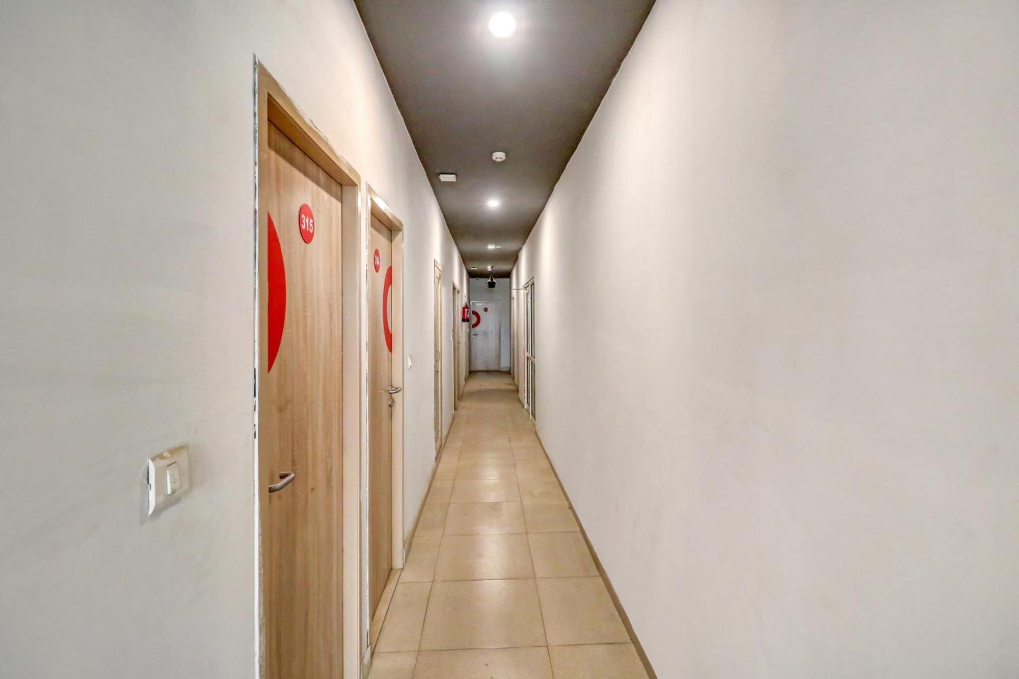 Hotel O Jps Grand Hotel Nowe Delhi Zewnętrze zdjęcie