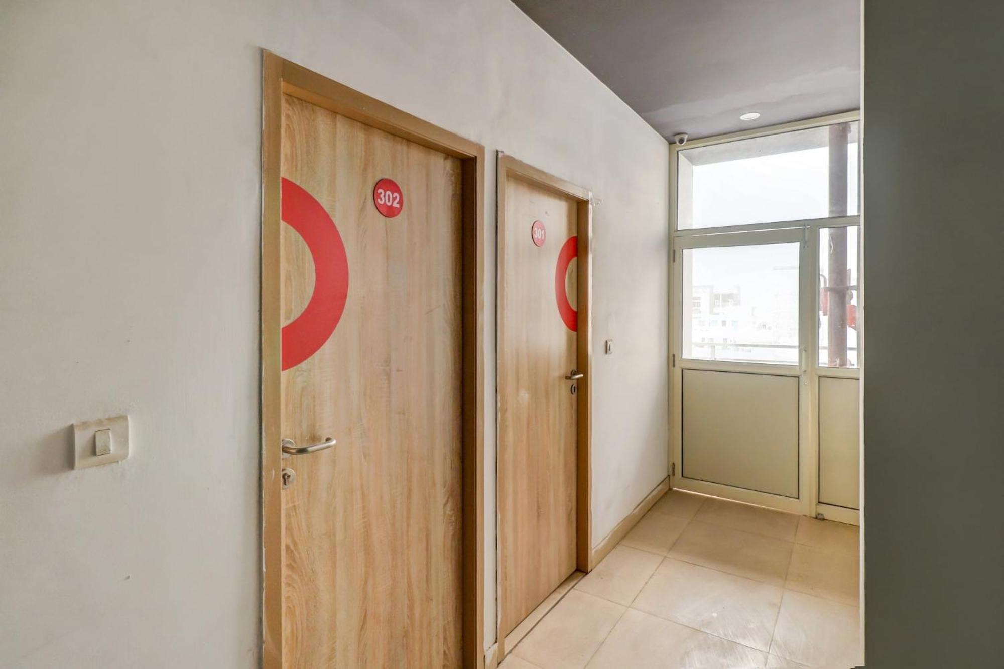 Hotel O Jps Grand Hotel Nowe Delhi Zewnętrze zdjęcie