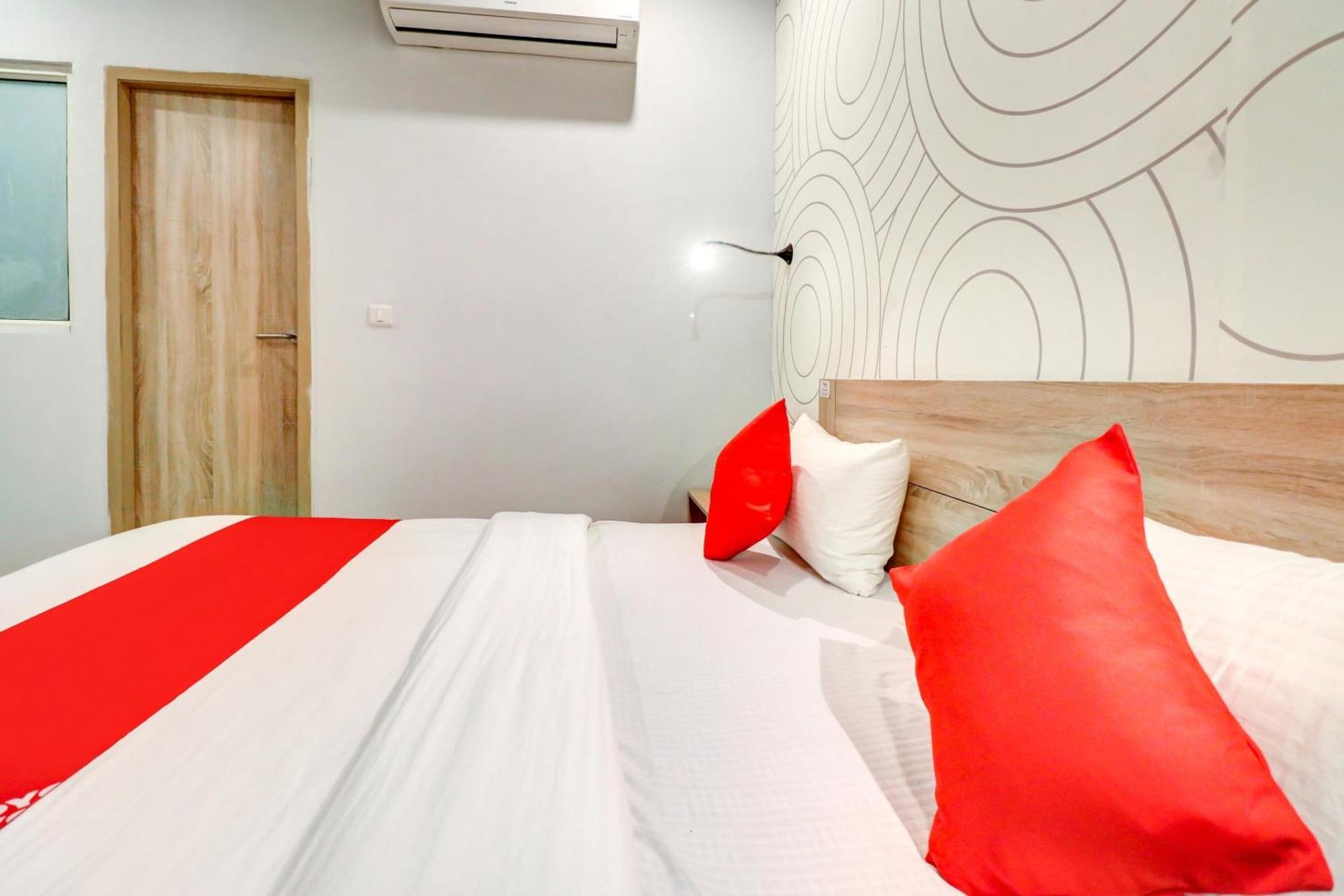 Hotel O Jps Grand Hotel Nowe Delhi Zewnętrze zdjęcie
