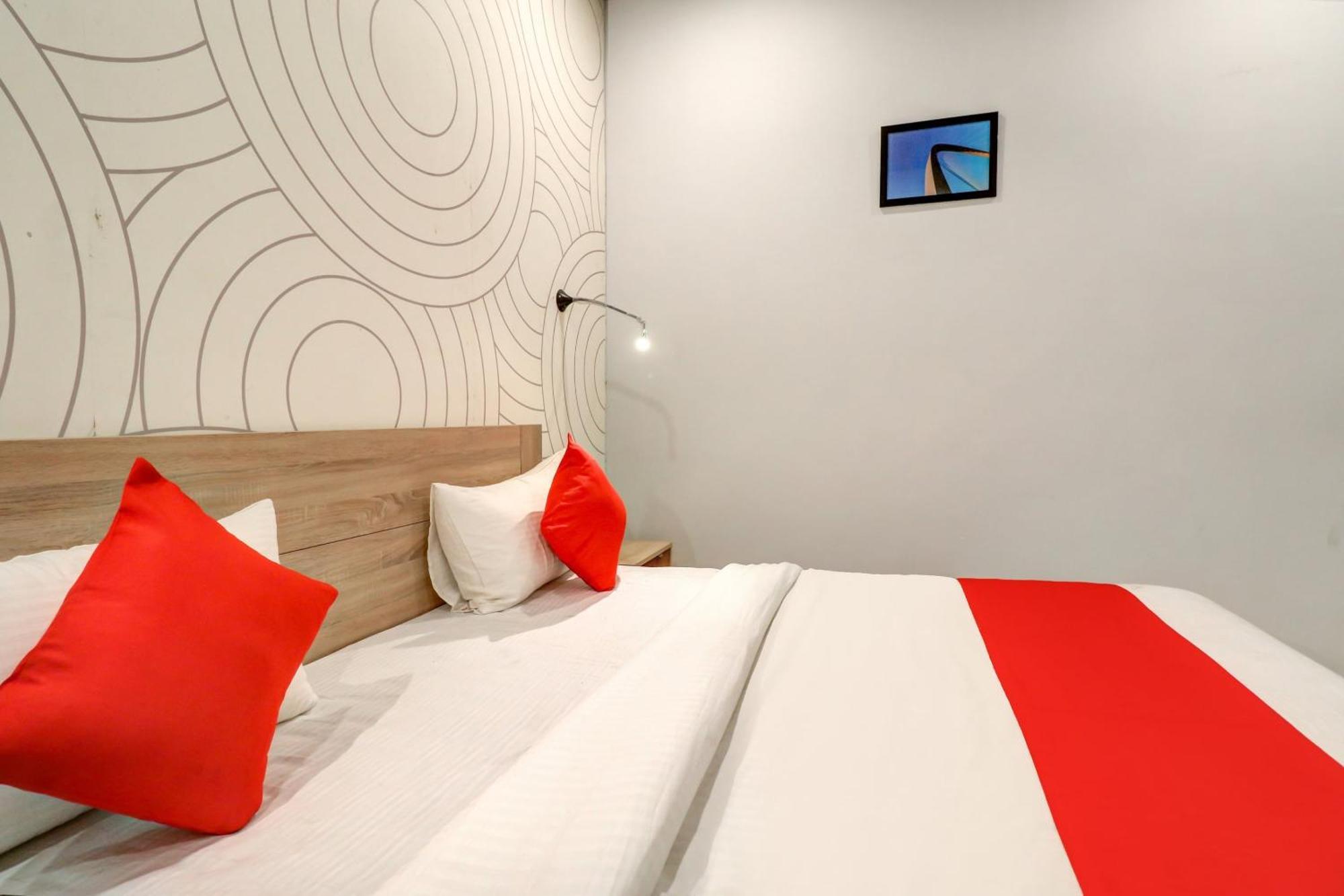 Hotel O Jps Grand Hotel Nowe Delhi Zewnętrze zdjęcie